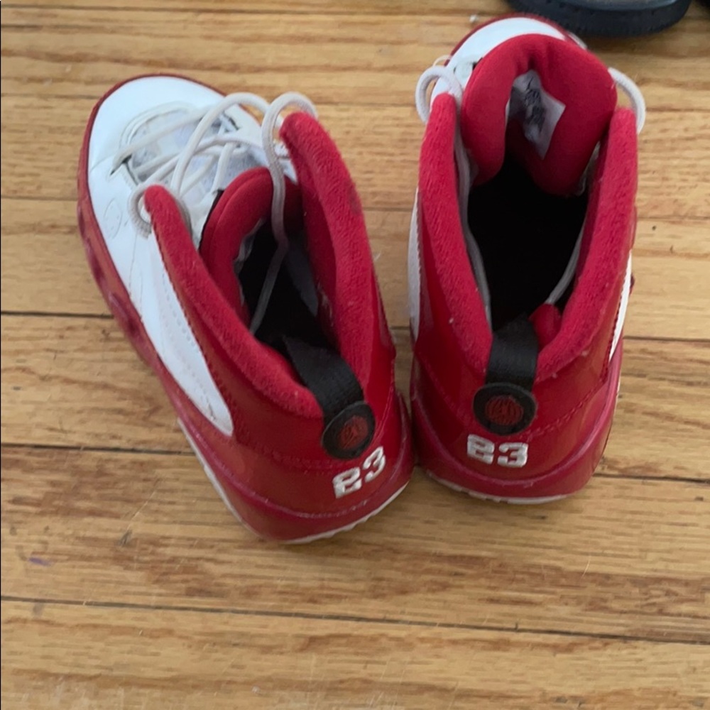 Jordan 9 - Picture 2 of 4